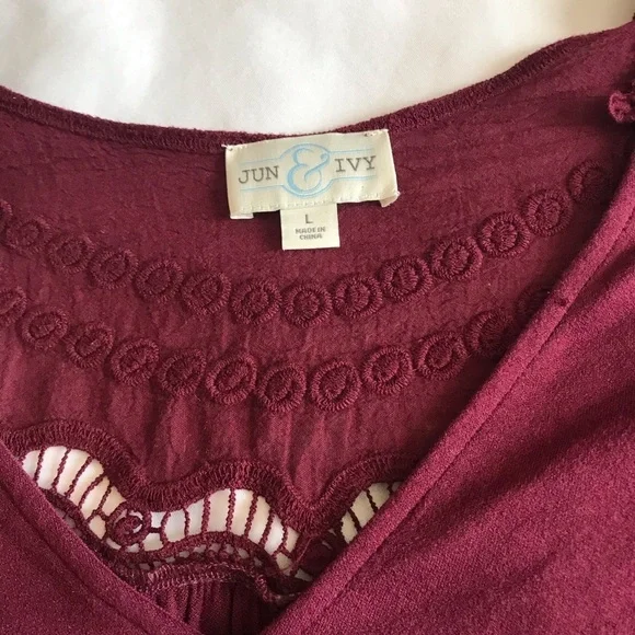 NWOT Francesca’s Sanaa Eyelet Trim Wine Red Size Large - Picture 6 of 10